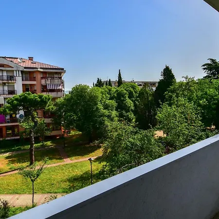 Oasis Apartment